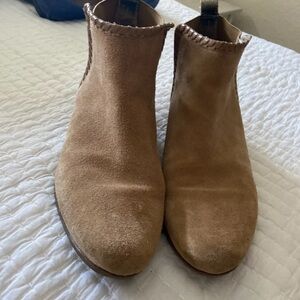 Jack Rogers Sadie Sz 9 M Tan Suede Ankle Booties Low Heel Slip On